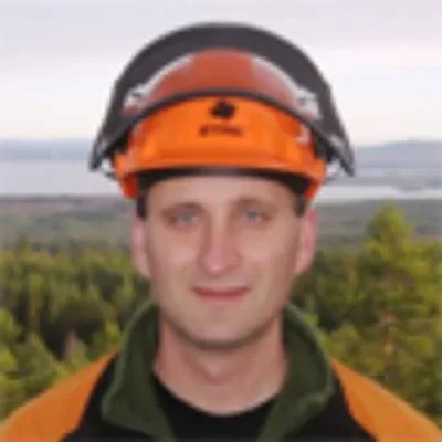 MOTORSÅGSUTBILDNING & TRÄDFÄLLNING